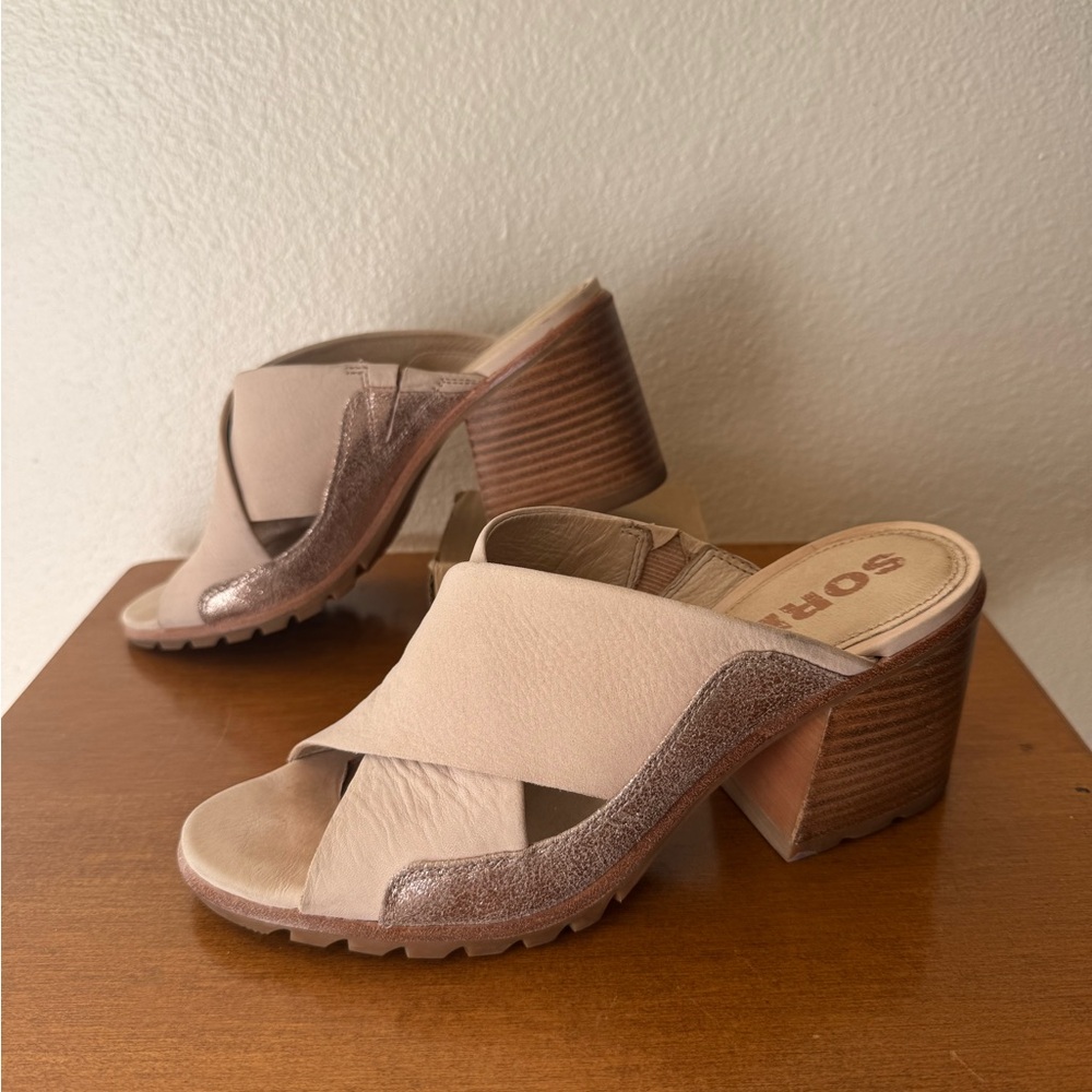 Sorel Women's Light Pink and Metallic Block Heel Mules